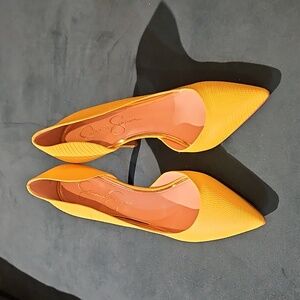 Jessica Simpson pumps